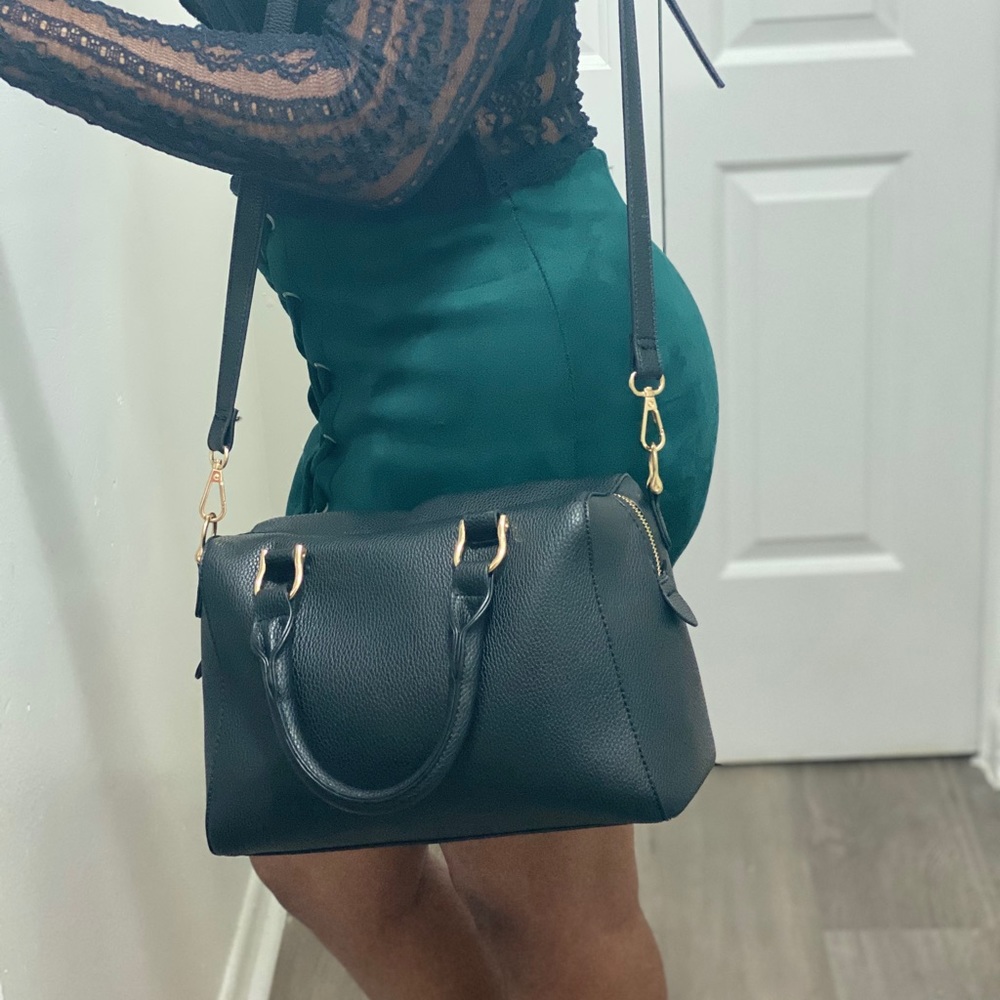 Perfect everyday or night out black bag!